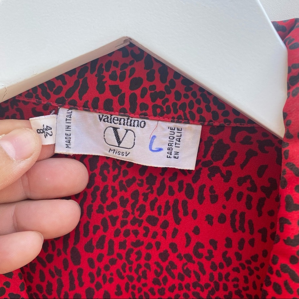 Vintage Valentino Red Silk Cheetah Long Sleeve Blouse 42 - Picture 12 of 12